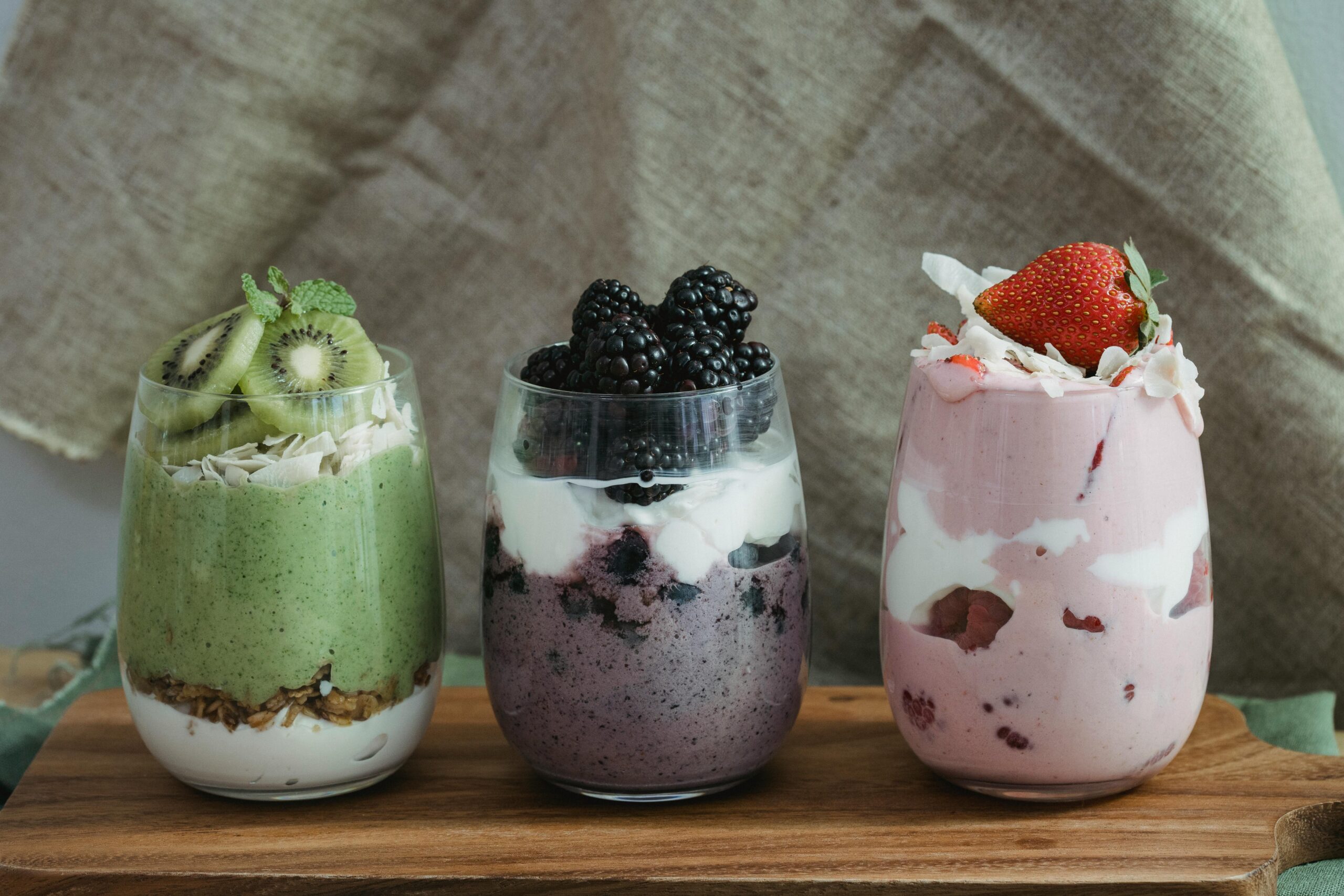 Healthy और Tasty – घर पर बनाएं Immunity Booster Smoothies इस मानसून में!